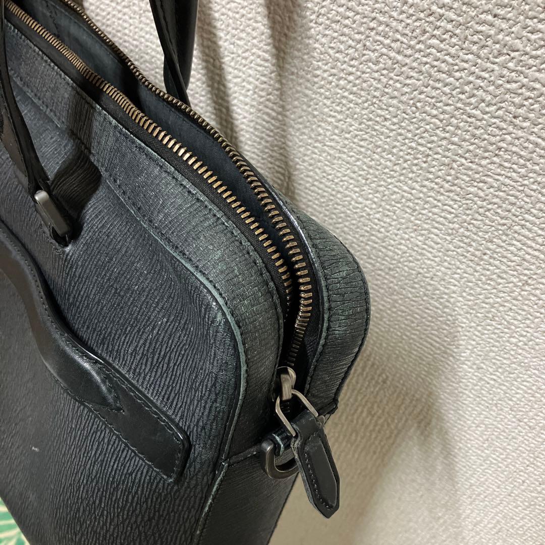 フェラガモ　ビジネスバッグ