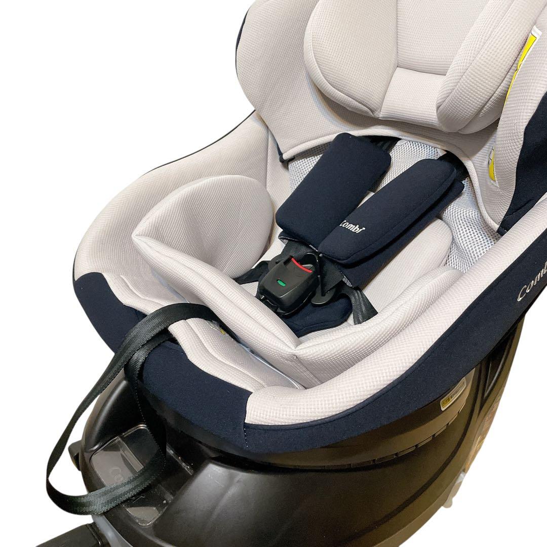 コンビ　クルムーヴスマート　Light ISOFIX ネイビー　新生児