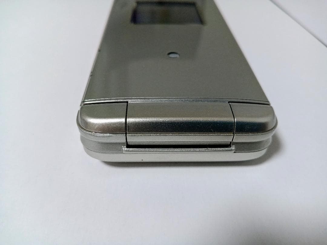 ☆ au かんたんケータイ ライト KYF43 シャンパンゴールド