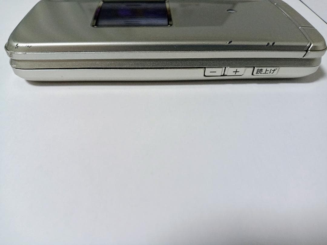 ☆ au かんたんケータイ ライト KYF43 シャンパンゴールド