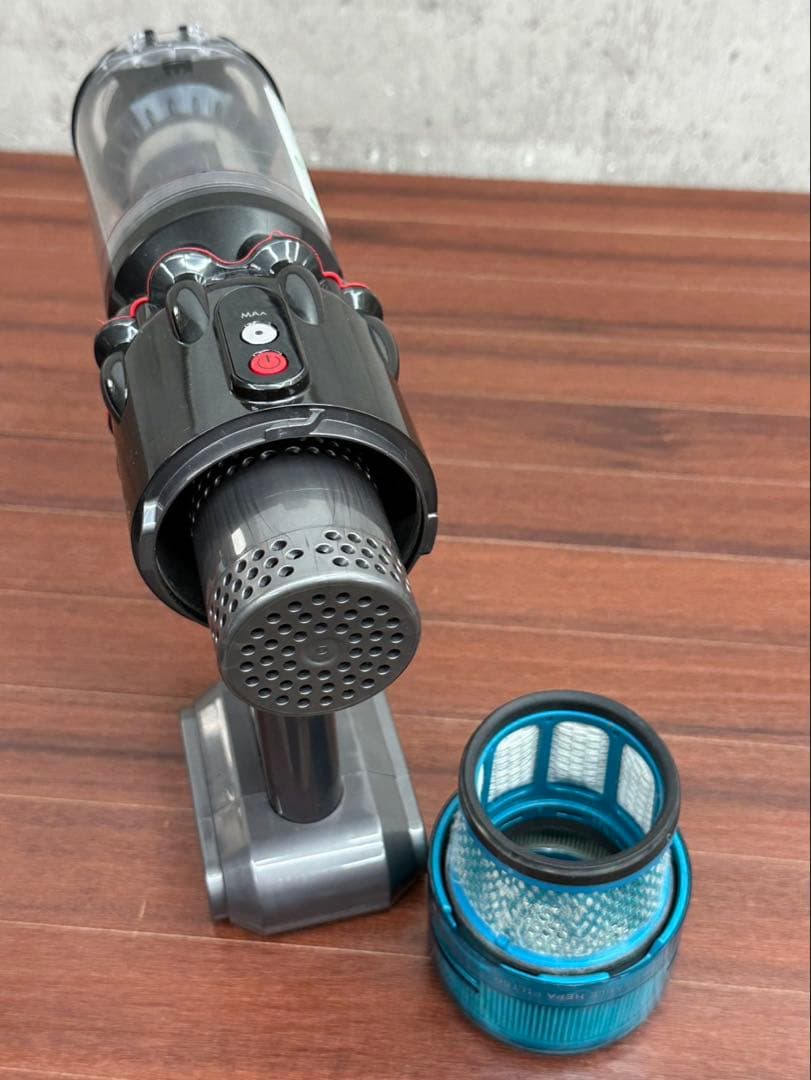 中古美品　ダイソン掃除機　SV21 本体　ダスト　フィルター　純正バッテリー付き