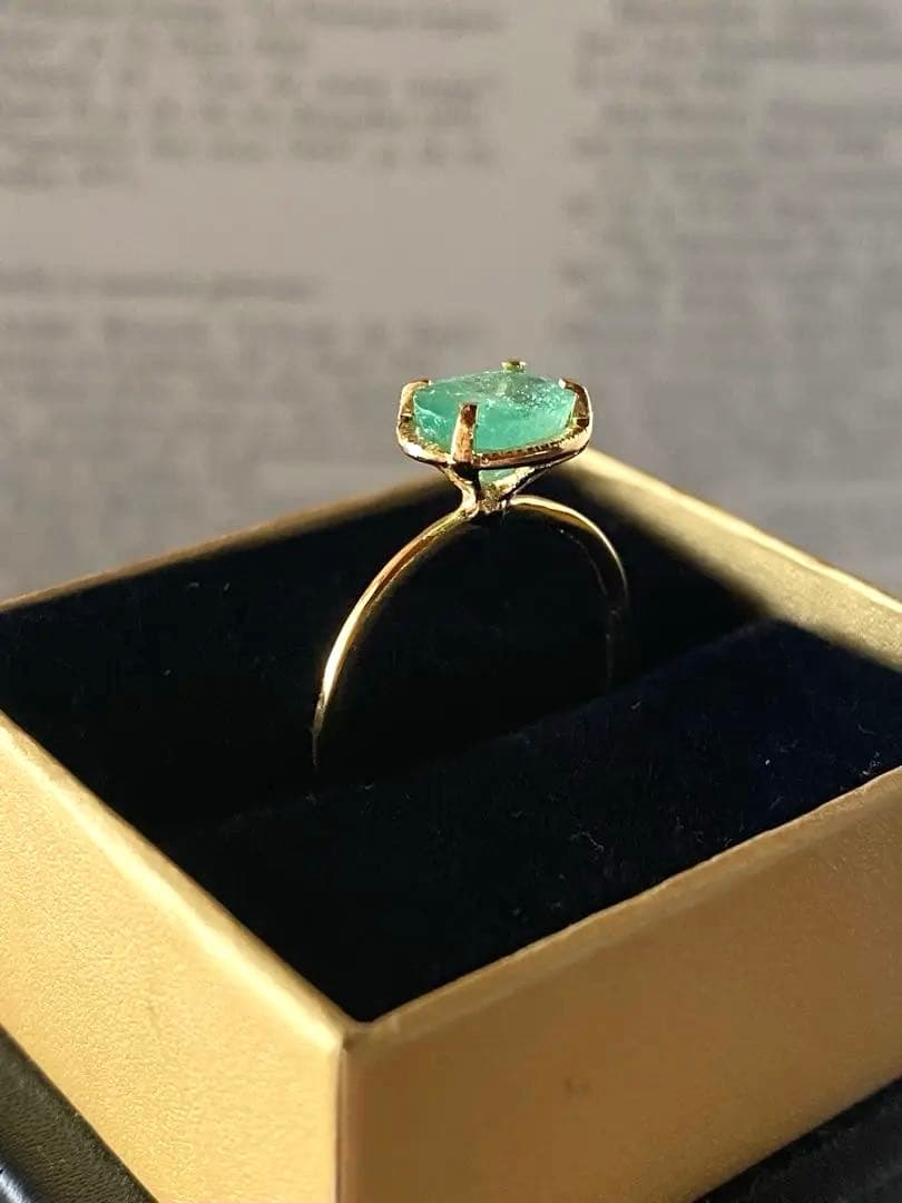 ぽー　エメラルド高貴リング