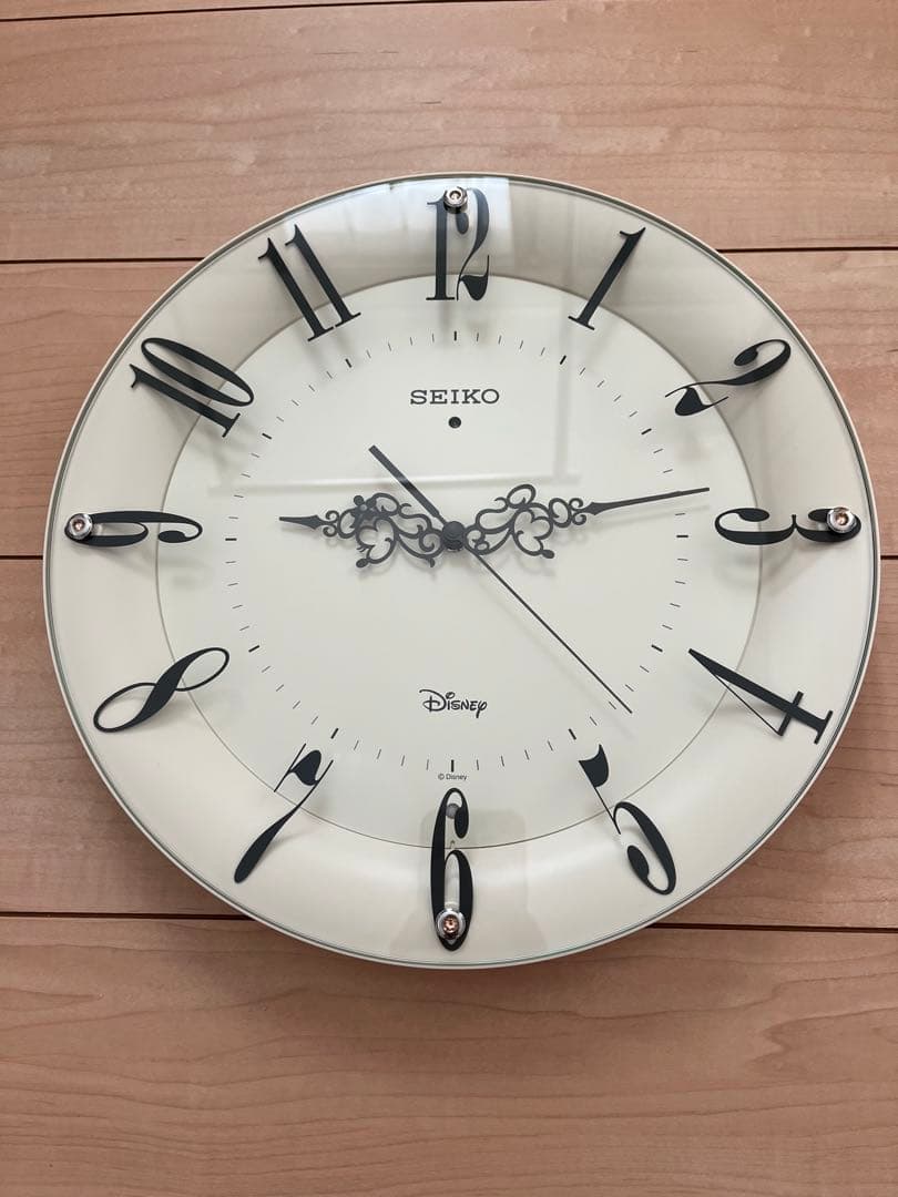 SEIKO Disney 電波掛け時計 クリーム色