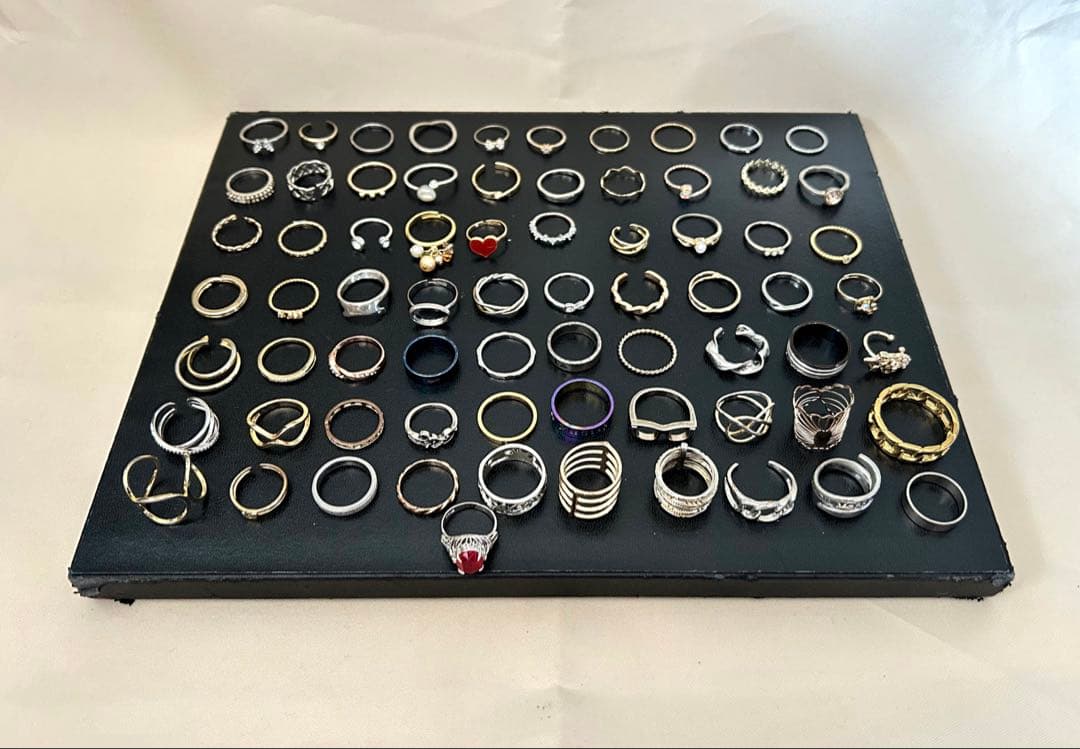 遺品整理品 豪華アクセサリー リング指輪 71点まとめ売りシルバーリングあり