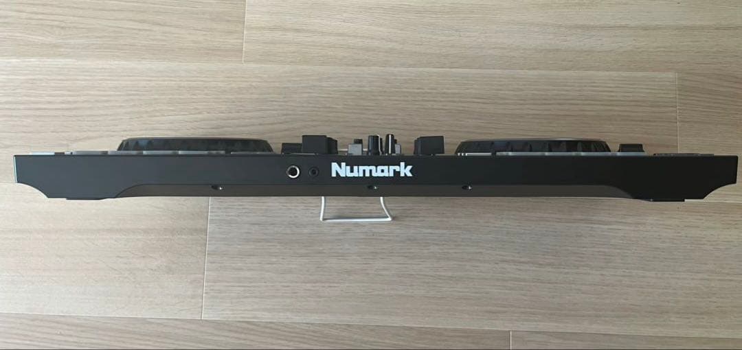 ⑥Numark Mixtrack Pro FX DJコントローラー