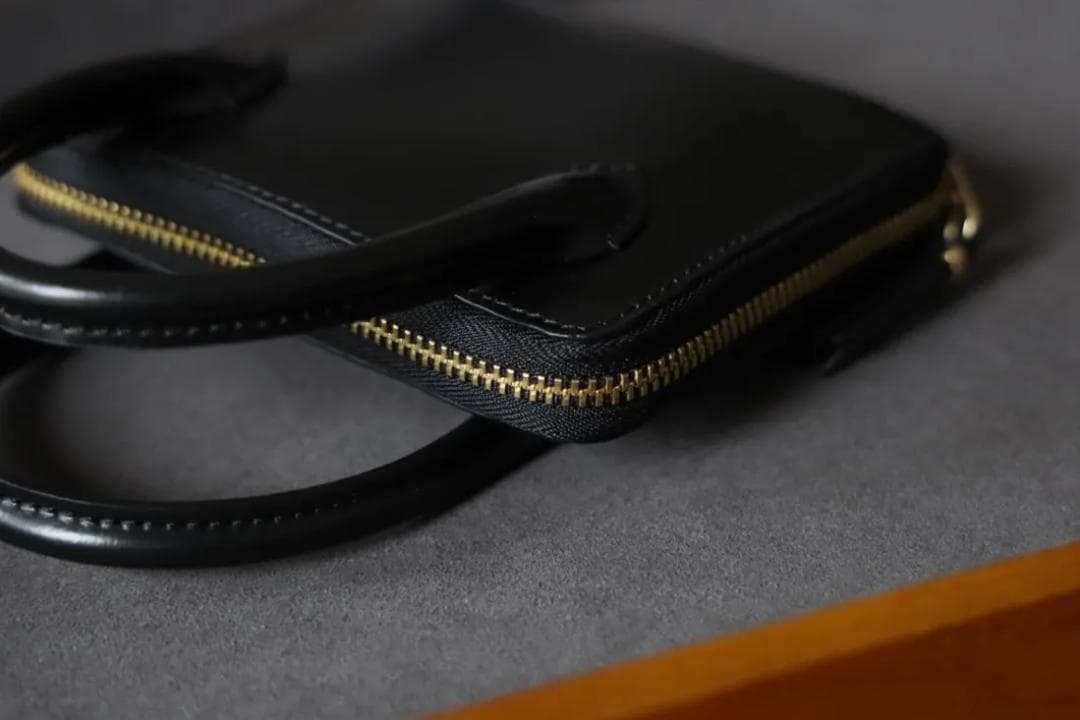 コムデギャルソン ハンドルウォレット 2つ折り財布 レザー 牛革 黒