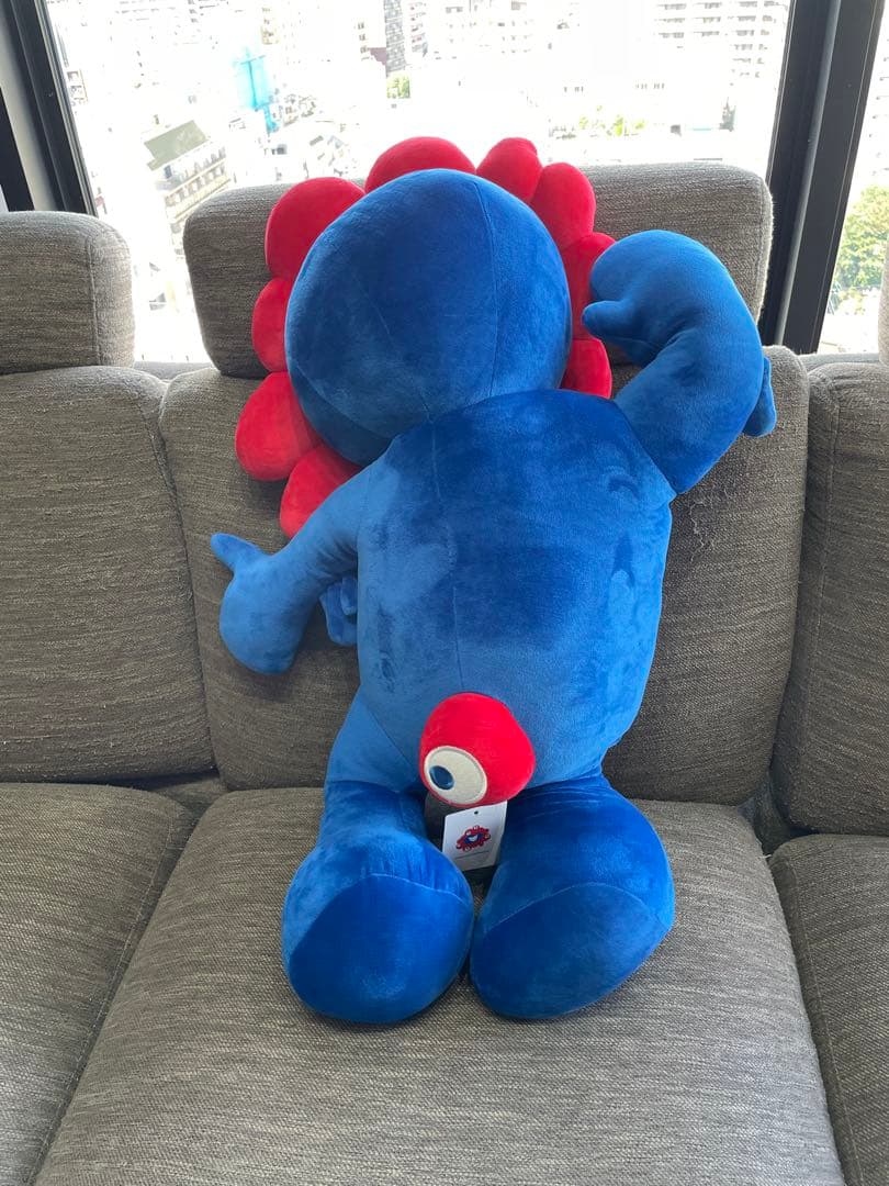 ミャクミャクくじ1等寝そべりぬいぐるみ　大