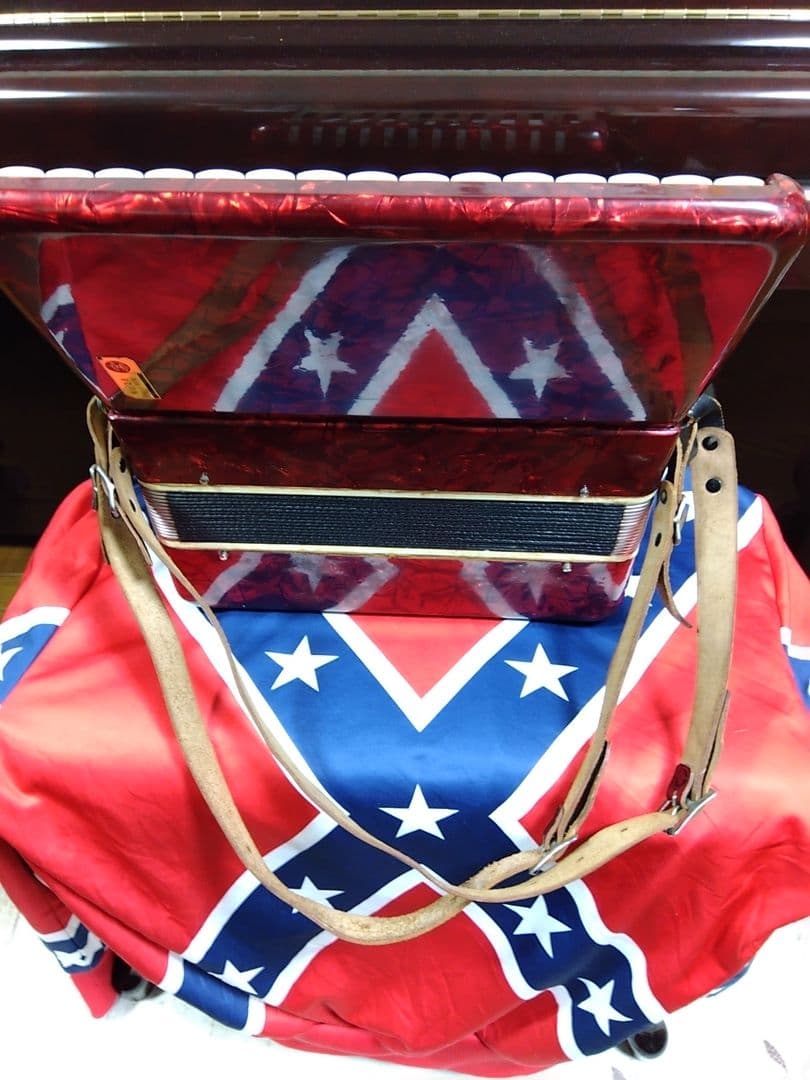 【メンテ完了品】 トンボ アコーディオン No.28 赤（即演奏可）ケース付