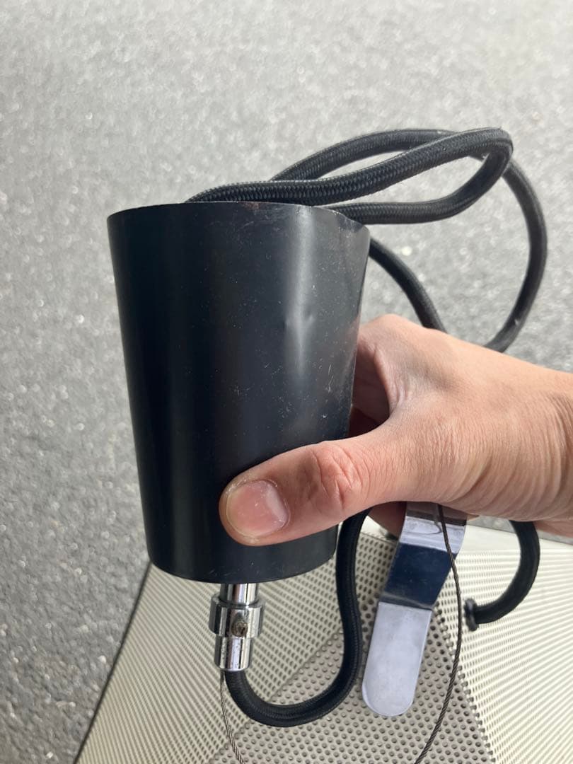 三原昌平　ヤマギワ　金属製 ピラミッド型 ペンダントライト【白色】