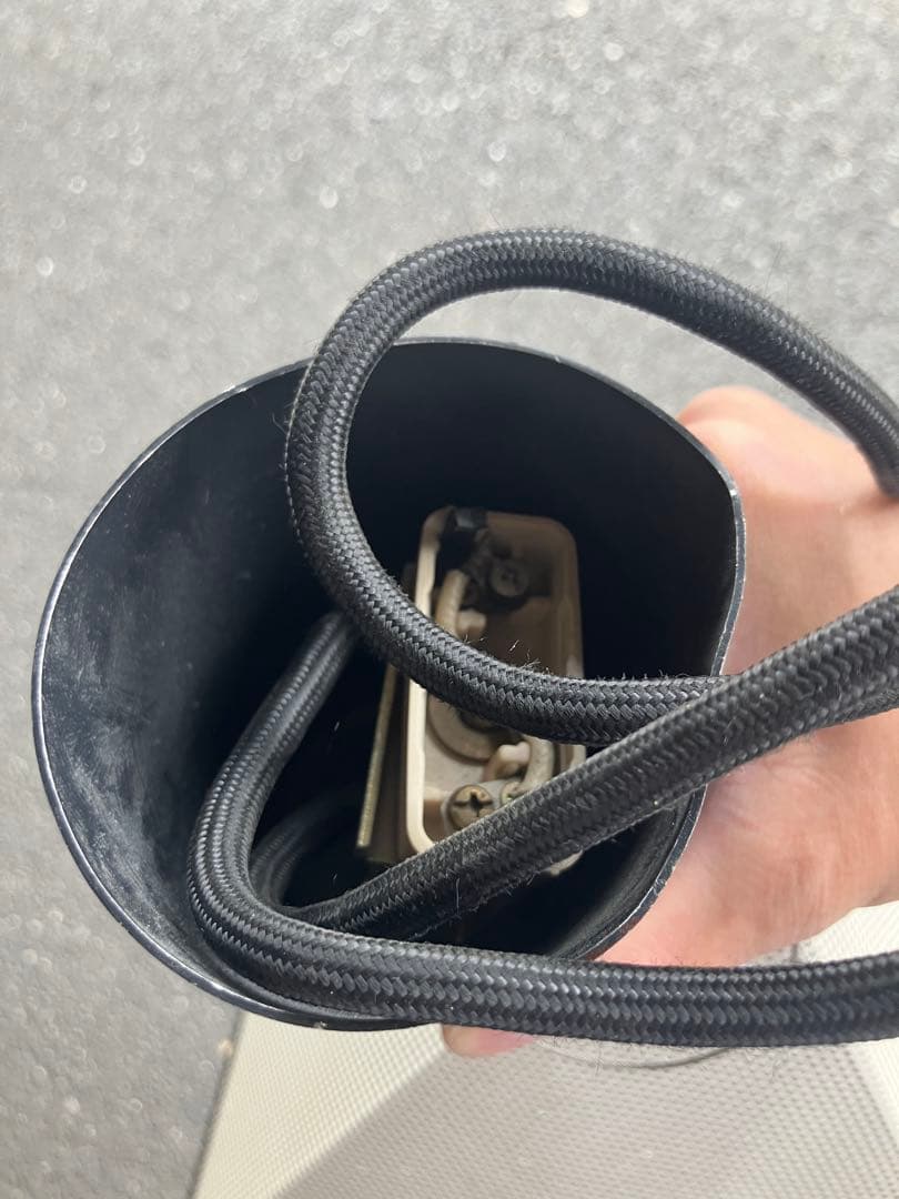 三原昌平　ヤマギワ　金属製 ピラミッド型 ペンダントライト【白色】