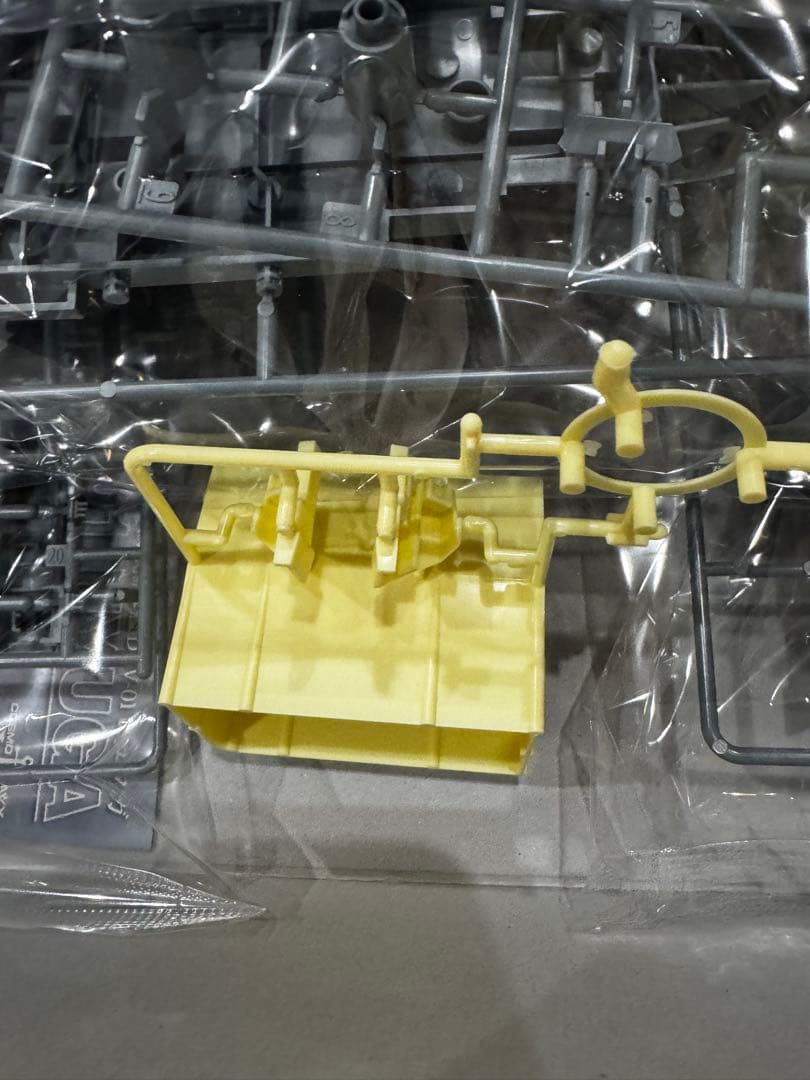 宇宙戦艦ヤマト 3199 1/1000 地球防衛軍　戦闘航宙母艦　ヒュウガ