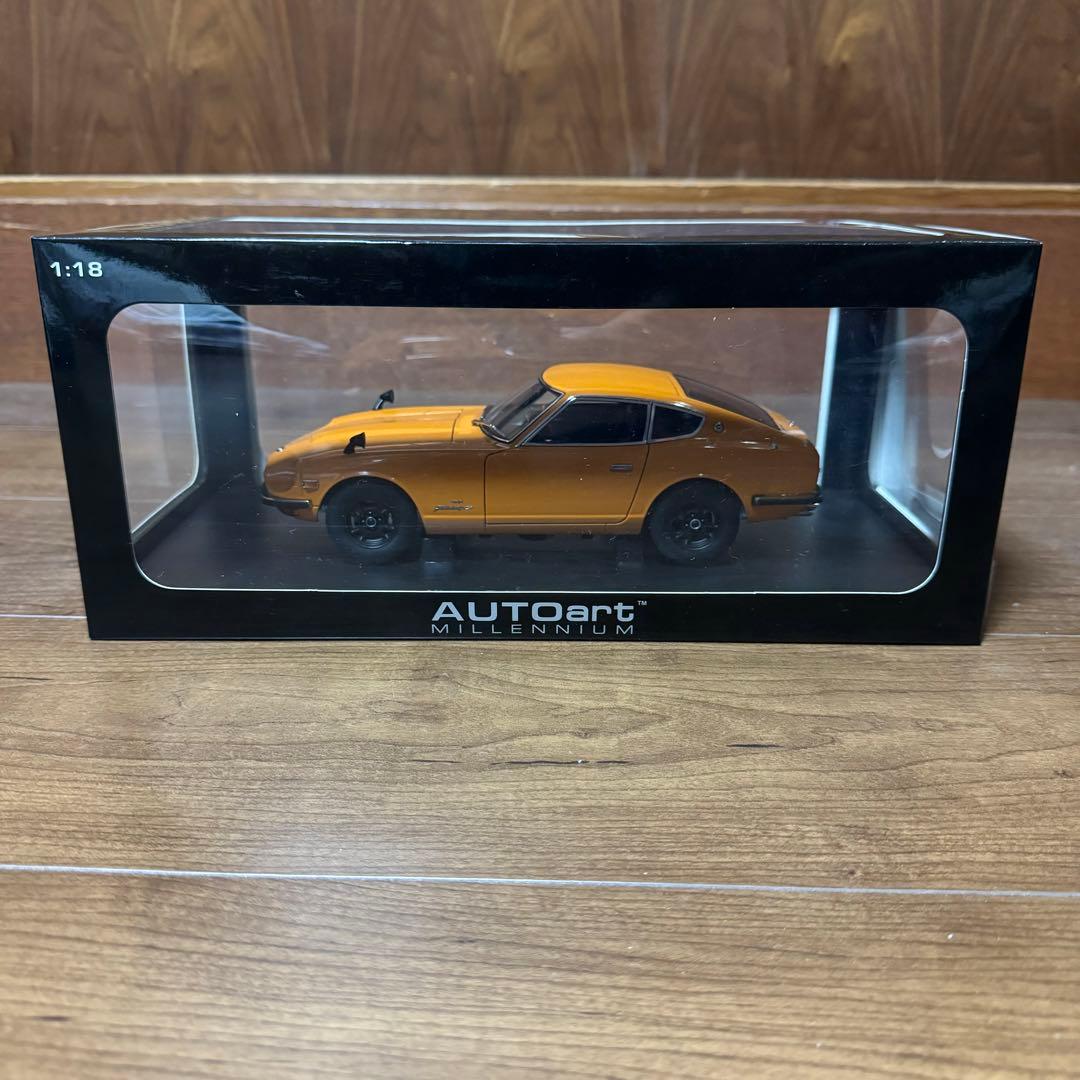 未展示品　オートアート1/18 日産フェアレディZ423 (PS30) オレンジ