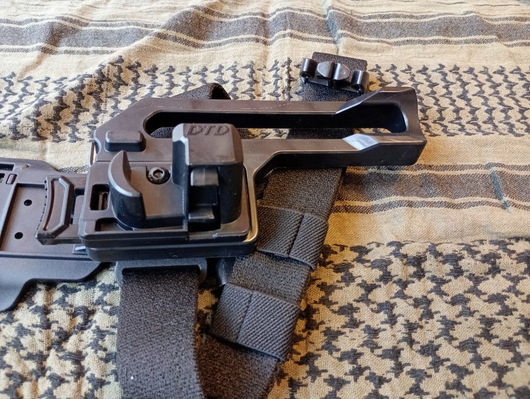 東京マルイsocom mk23 +マガジン、ホルスター等