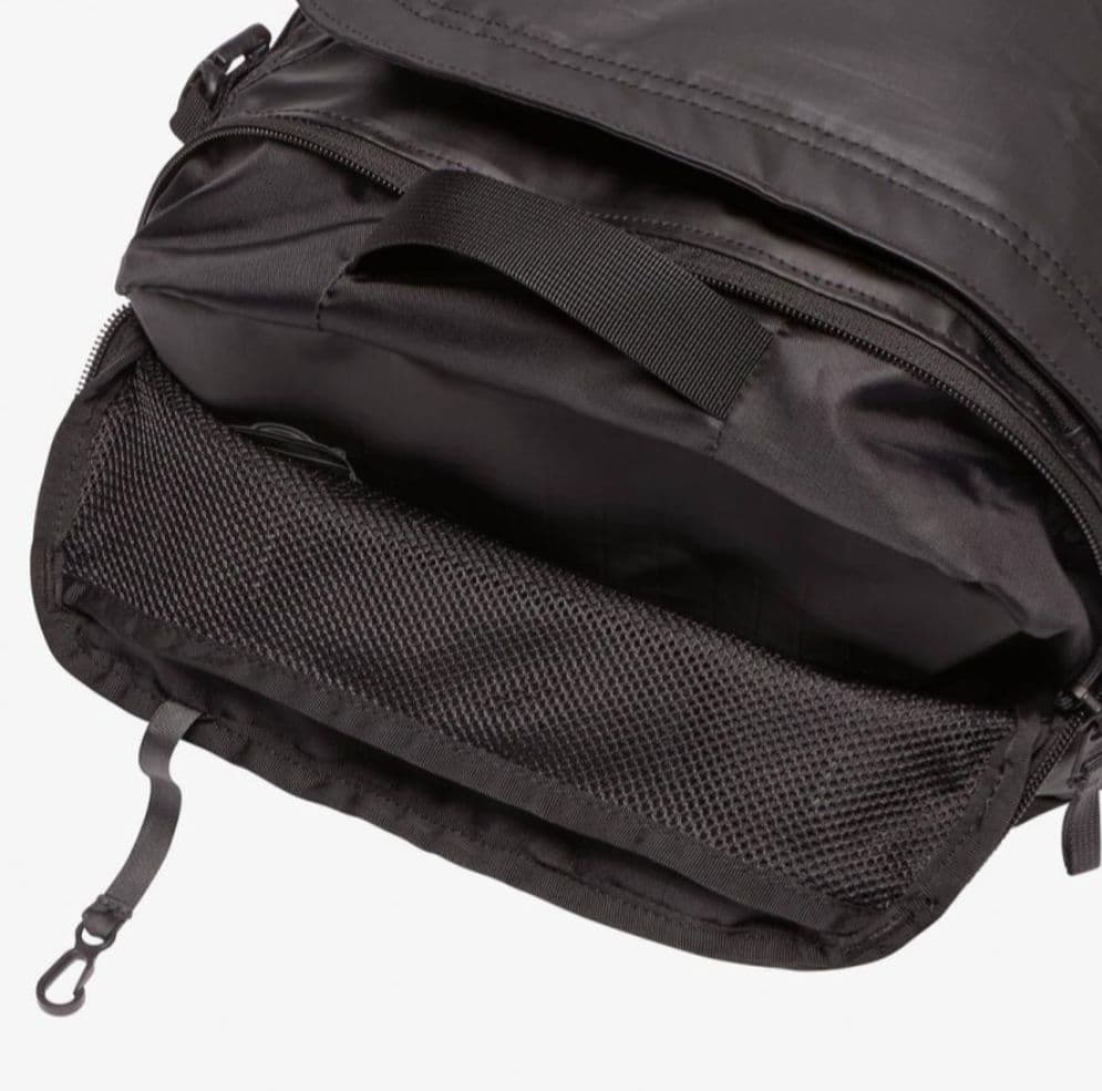 The North Face 32L 折りたたみバッグ