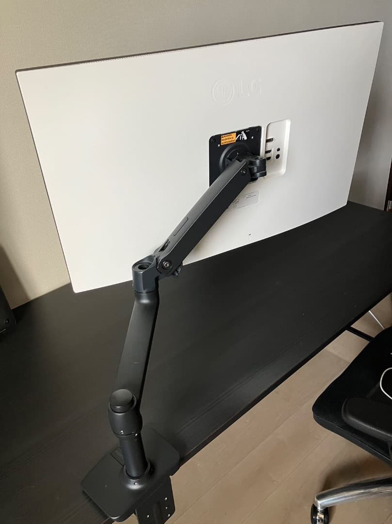 LGディスプレイ 32UN500-W 31.5インチ/4K/HDR/