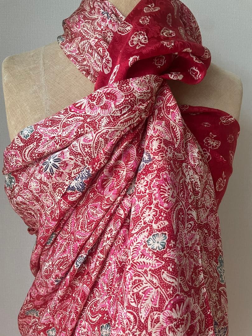 手描きシルクバティック　フラワー　赤