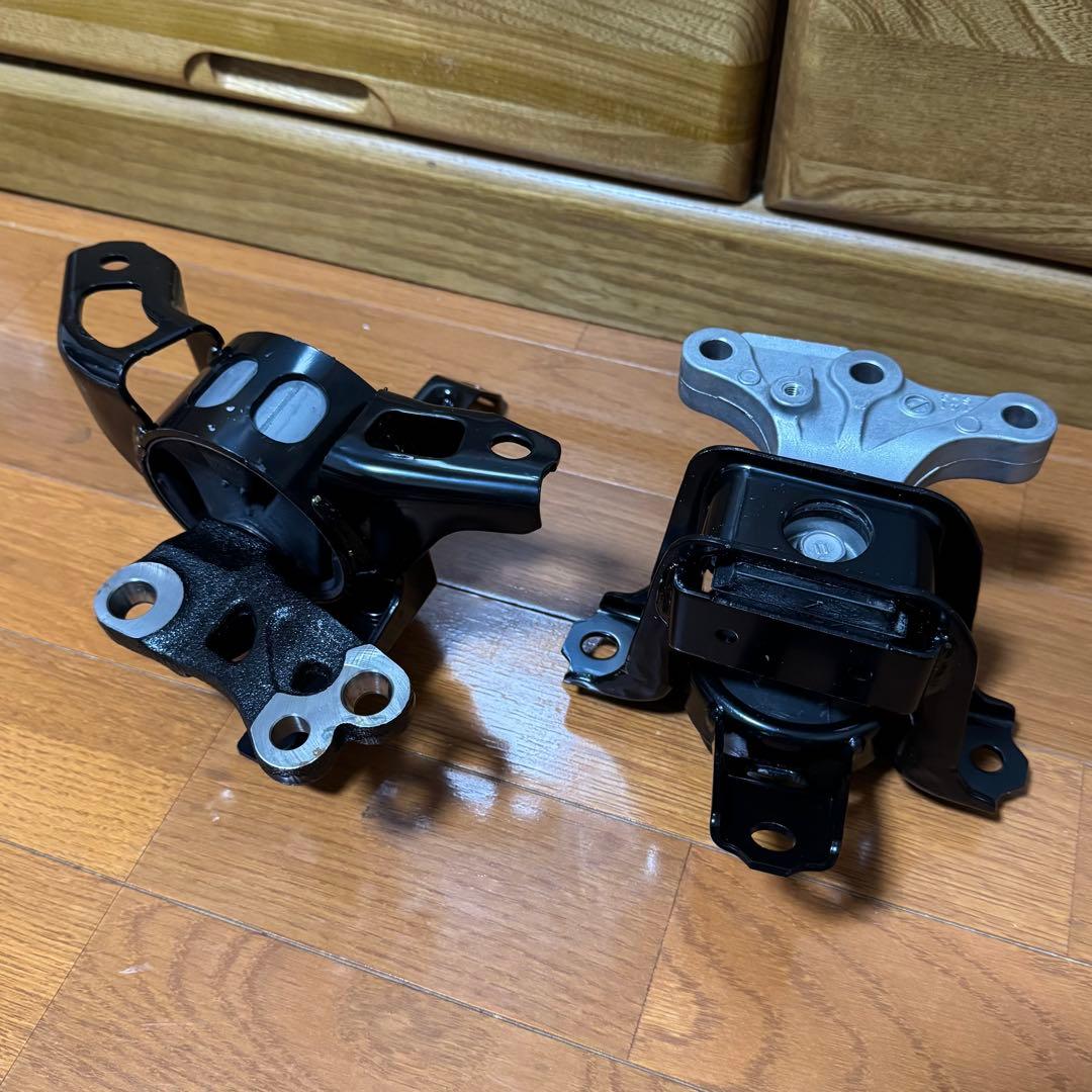 【スズキ純正新品】ワゴンR エンジンマウント 左右セット 新品未使用