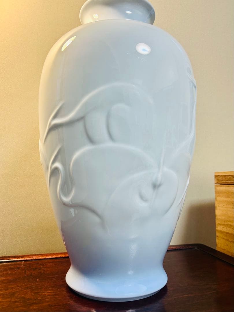 深川製磁　陽刻鶴紋　花瓶　高さ約38cm