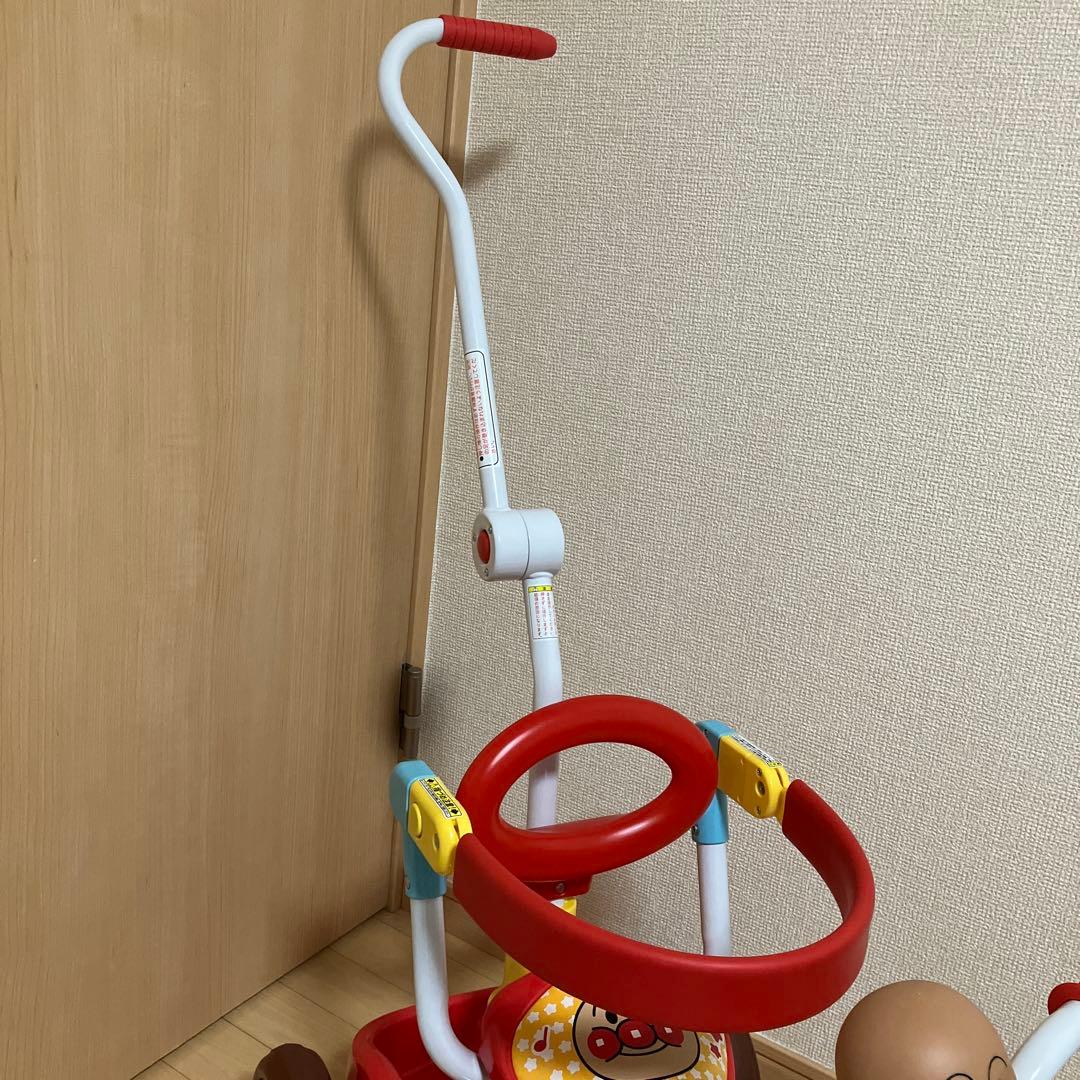 アンパンマン 三輪車 赤