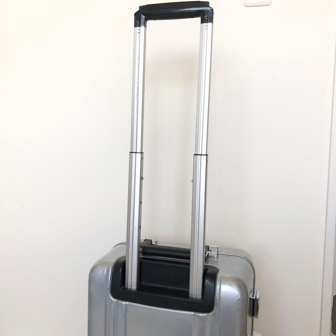 ゼロハリバートン　2輪　スーツケース　31L キャリーケース　機内持ち込み可能