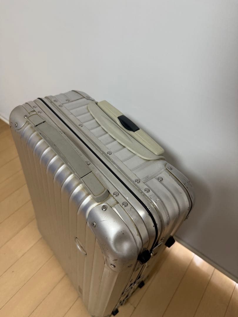 Rimowa リモワ　ルフトハンザ32L 機内持ち込み可能　2輪