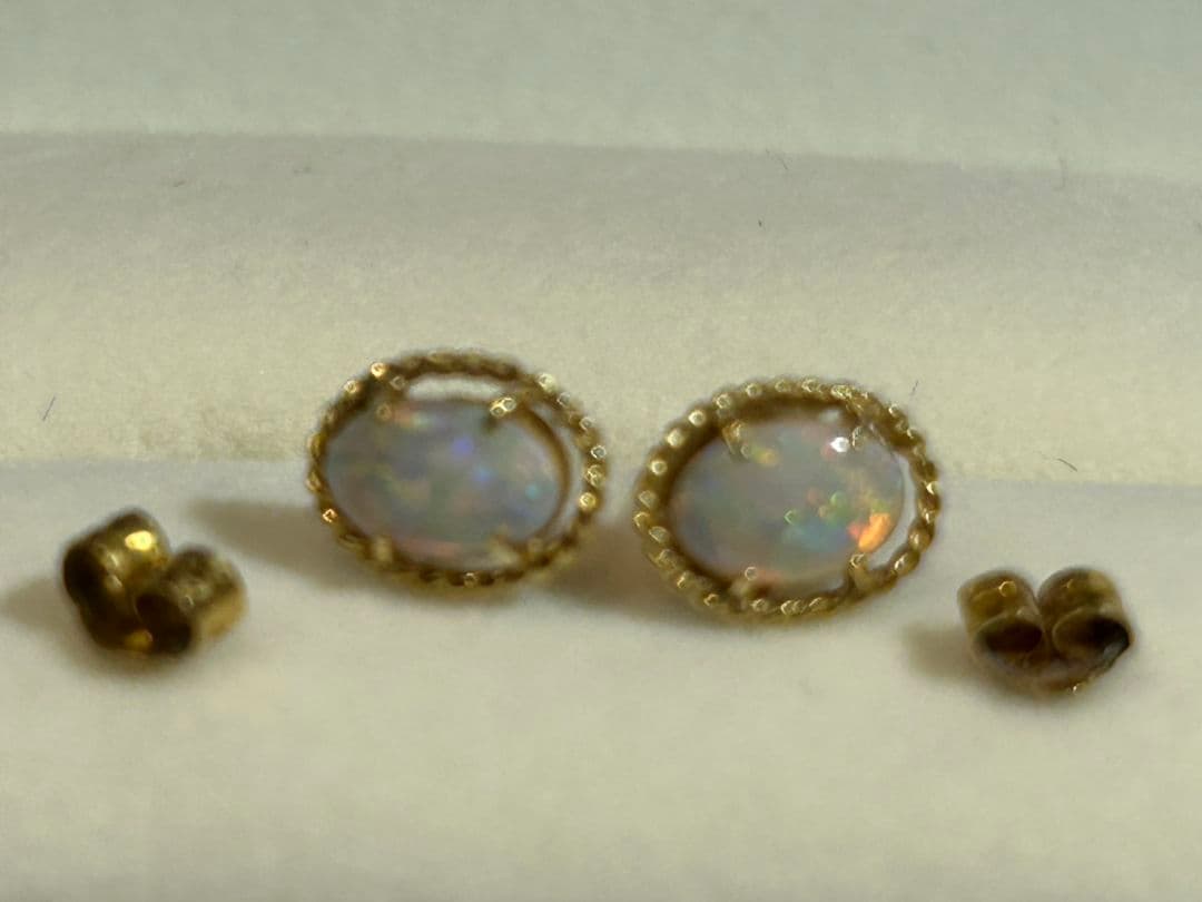 K18　ピアス　金装飾枠　天然オパール　　 レアデザイン　年代物