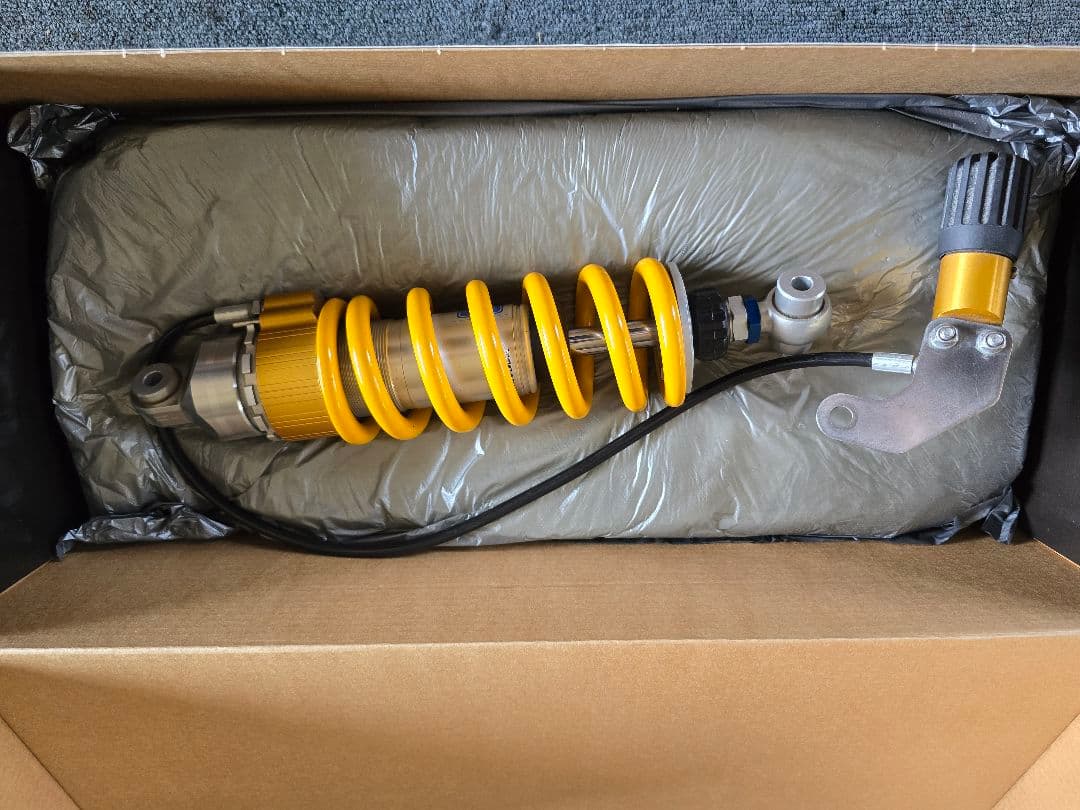 オーリンズ KA 739 サスペンション