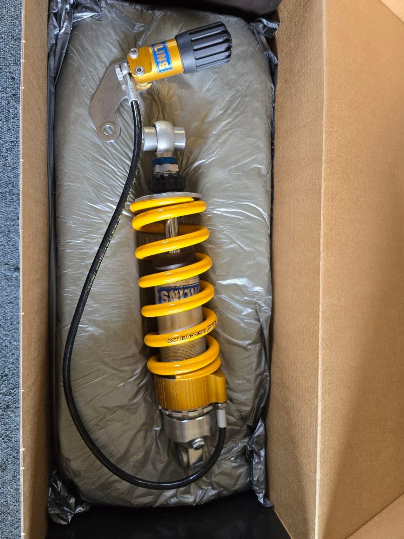 オーリンズ KA 739 サスペンション