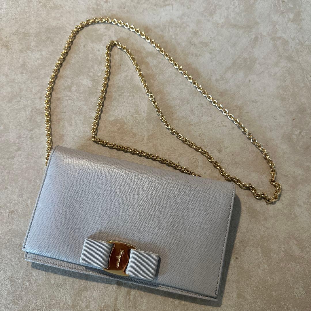 フェラガモ 未使用 グレー パーティーバッグ ウォレット ショルダー 結婚式