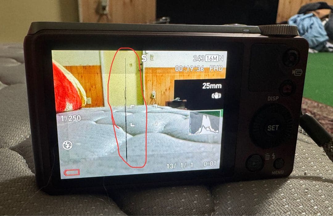 コンパクトデジタルカメラ 25.4MP 25mm