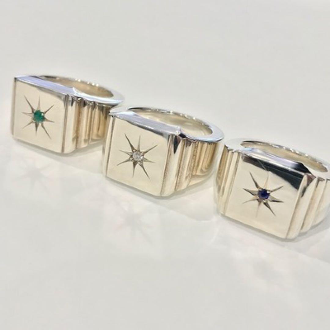 e.m シルバーの印台リング　サファイア付き