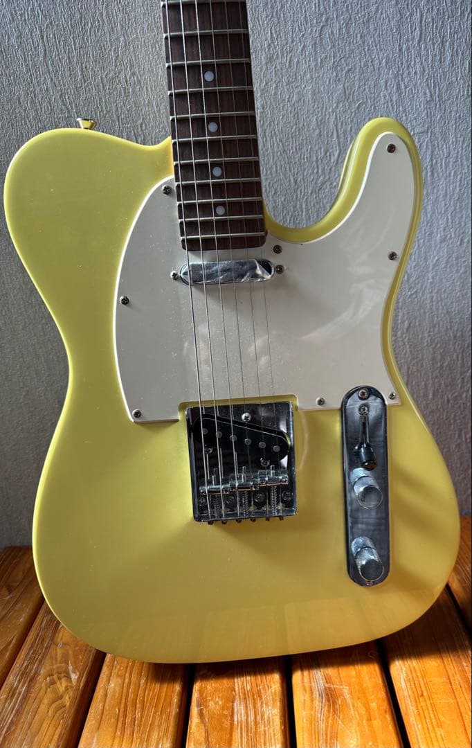 イエロー テレキャスタータイプ エレキギター　バスカーズ