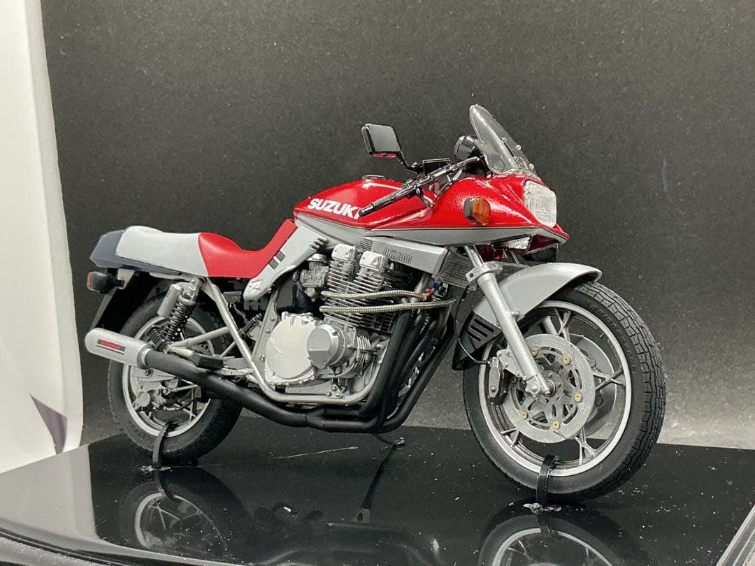 ⑨ スズキGSX1100Sカタナ　ヨシムラマフラー　プラモデル完成品