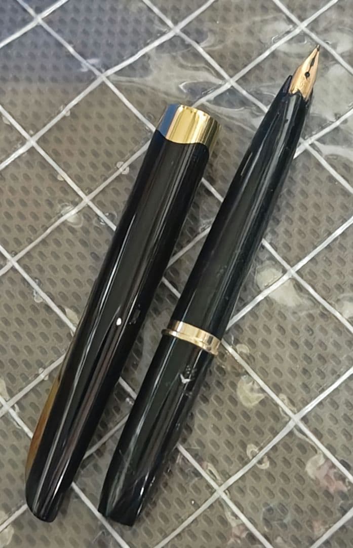 プラチナ万年筆　 ペン先18k 　18ｋ刻印　ゴールド　金高騰