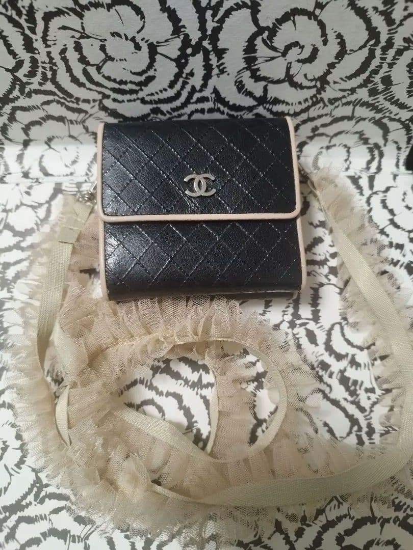 くりちゃんです。シャネル　マトラッセ　ピコローレ　ダブルカラー　折り財布