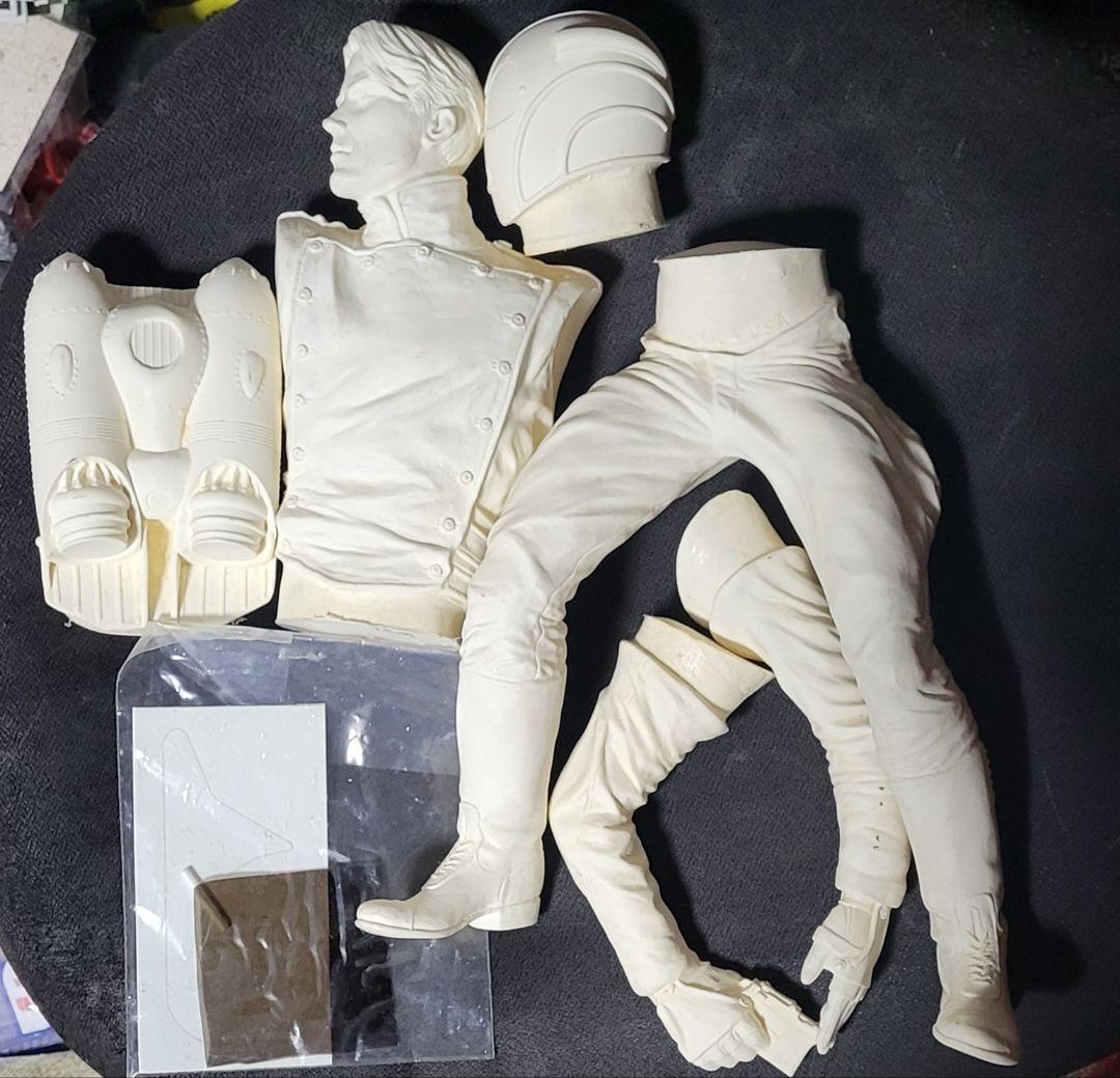 た*し様 【絶版】スクリーミン1/4「ロケッティア」ソフビキット　箱ナシ　パーツ