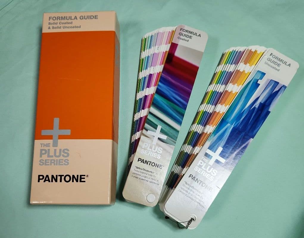 PANTONE THE PLUS SERIES 色見本