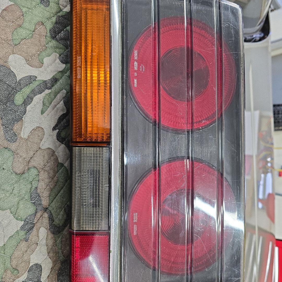 テールランプレンズのみ HR30スカイライン左右セット　傷あり　ジャンク