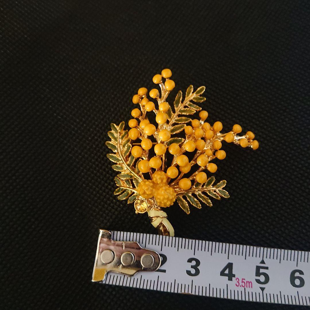 ヴァンドームブティック　ミモザ　ブローチ