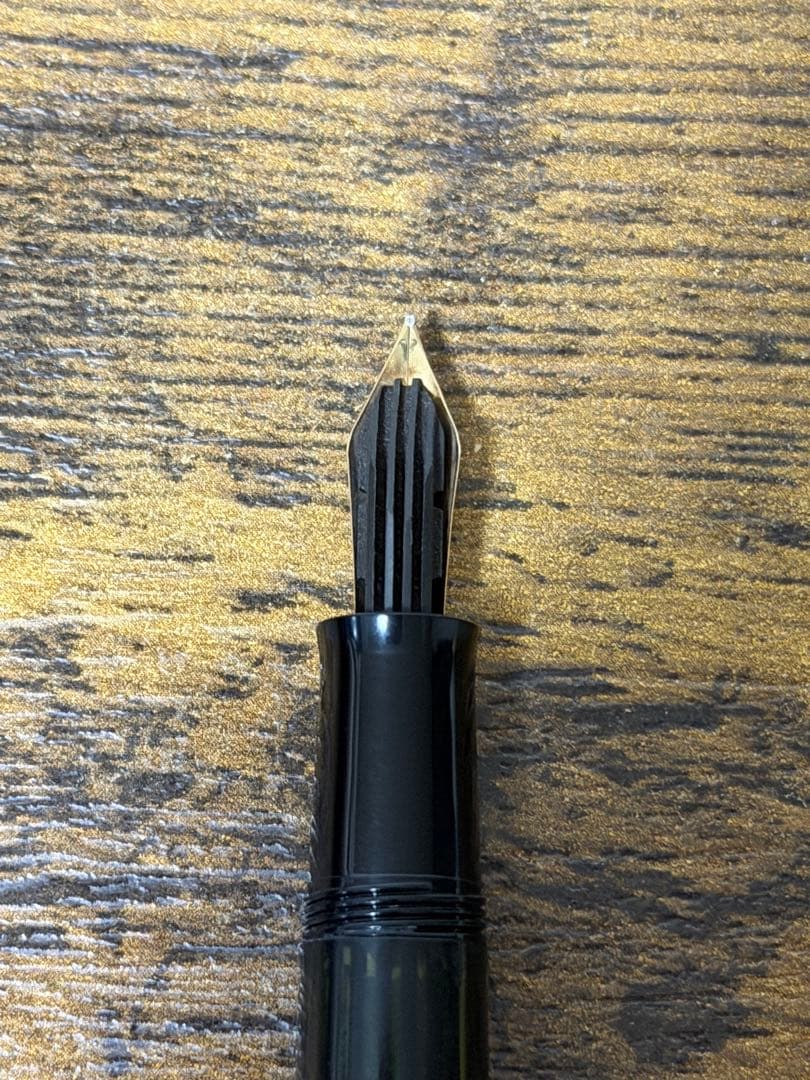 1970年代　ペリカン　万年筆　400NN ブラックストライプ　14c 細字