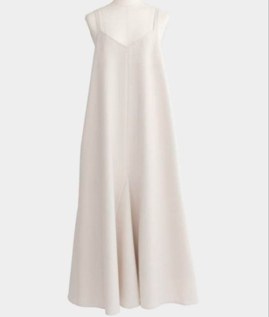 最終値下げ 新品タグ付きYONFA Vパターンドレス Mサイズ