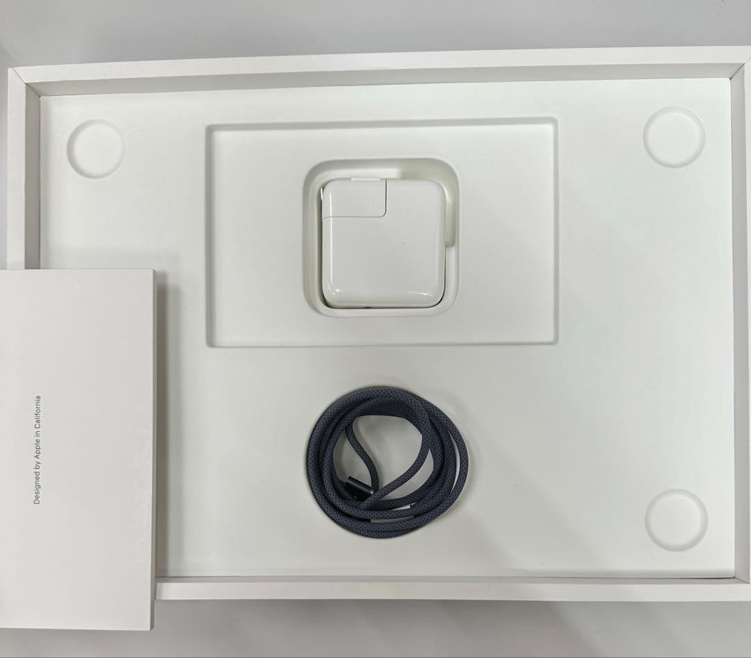 MacBook Air M2. 2022年モデル 本体 スペースグレー