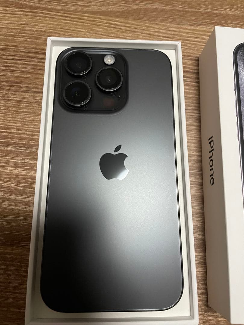 美品 iPhone15pro128GB ブラックチタニウム