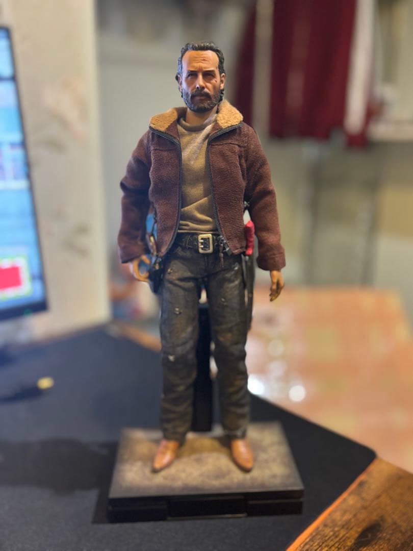 ウォーキングデッド　リック　フィギュア