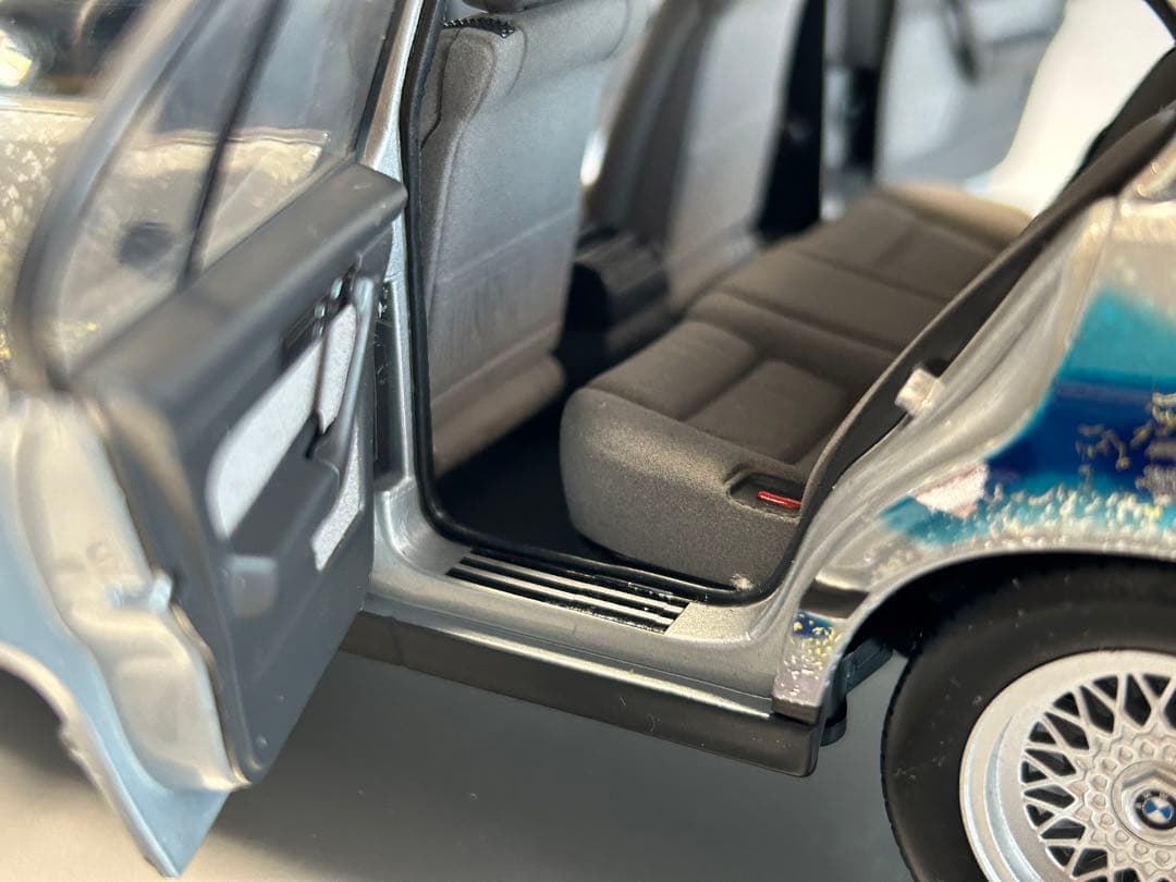 加山又造作　アート模型＋カー冊子 BMW ５シリーズ完成品