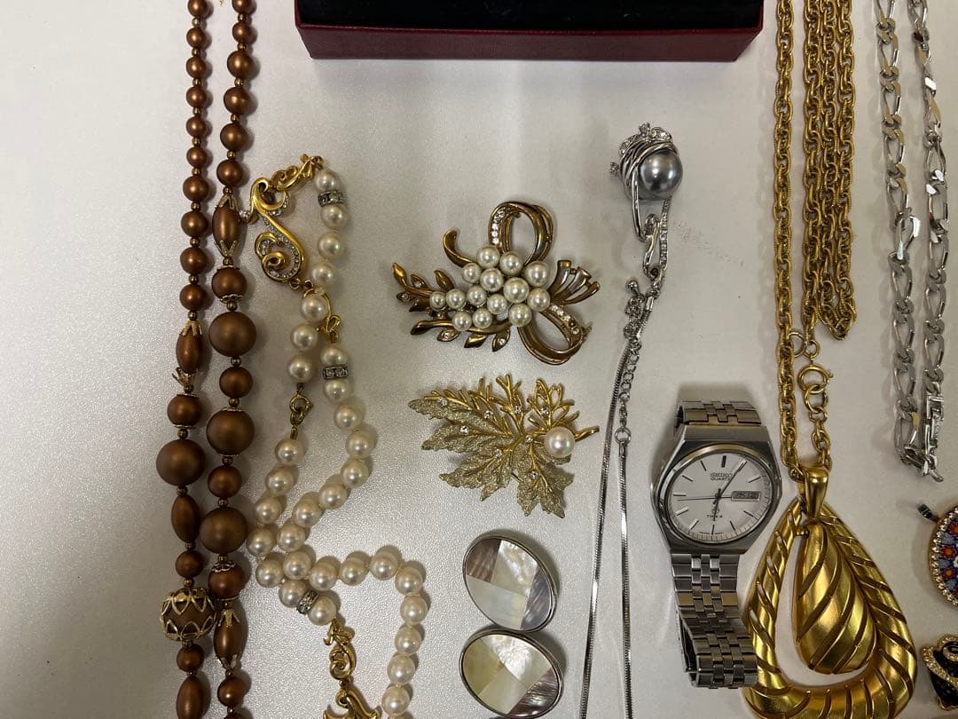 遺品整理セット　Cartier含むアクセサリーセット