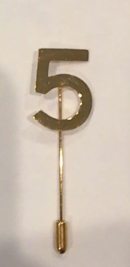 CHANEL ゴールド 数字5 ブローチ