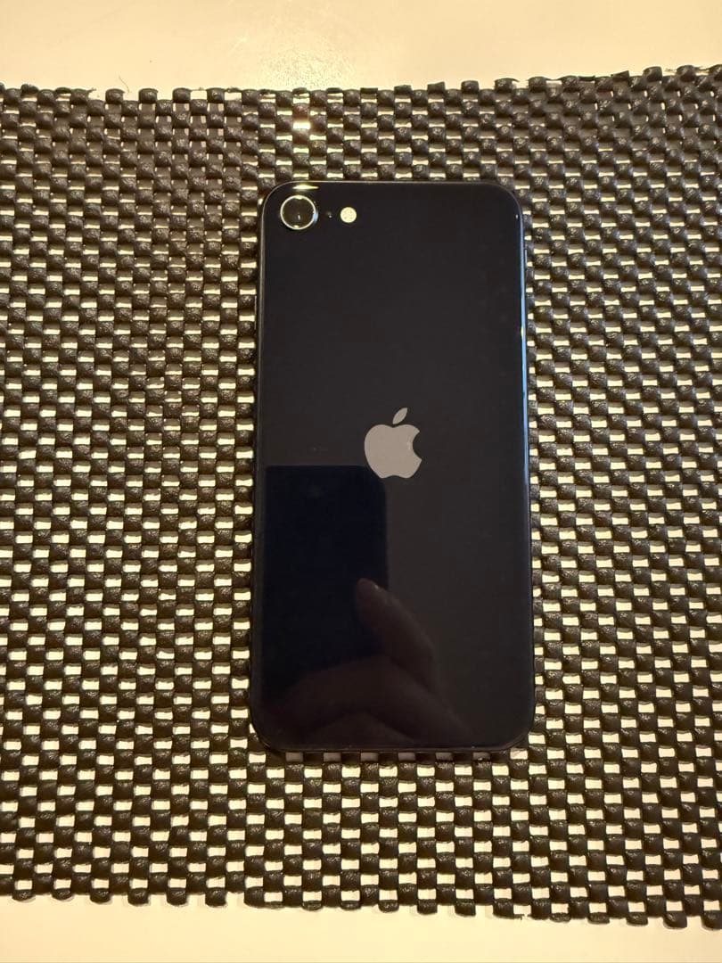 Apple iPhone SE第３世代 ミッドナイト64G SMフリー