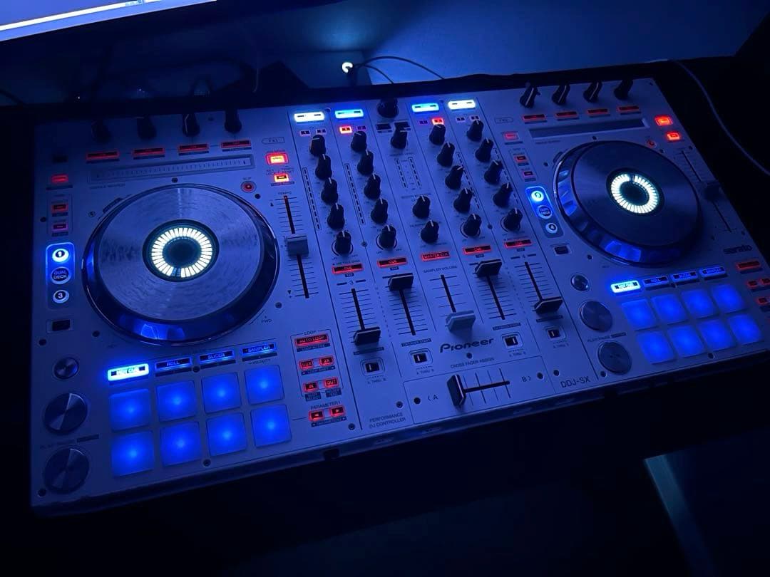 Pioneer DDJ-SX Serato DJ Pro対応コントローラー