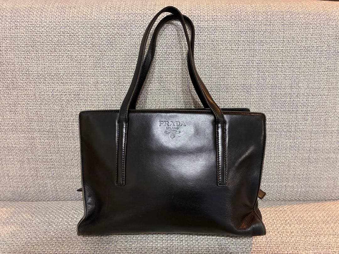 【PRADA】黒レザーハンドバッグ